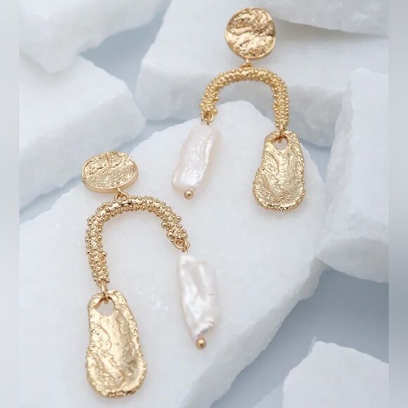 Anthropologie Jewelry - Pearl Drop earrings A307